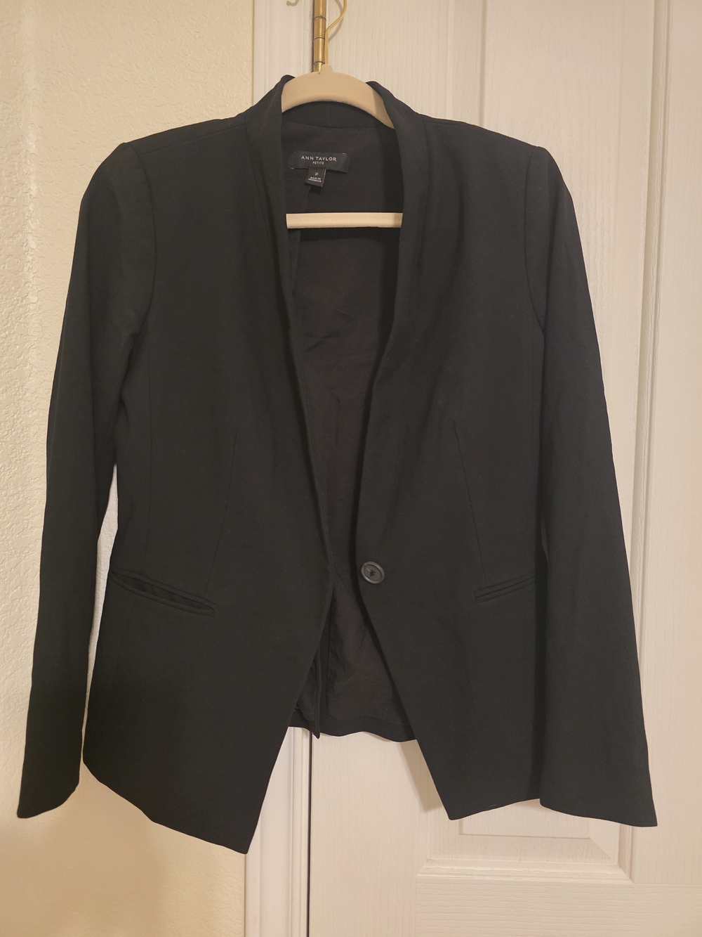 Ann Taylor Black Single Button Cutaway Blazer Jacket